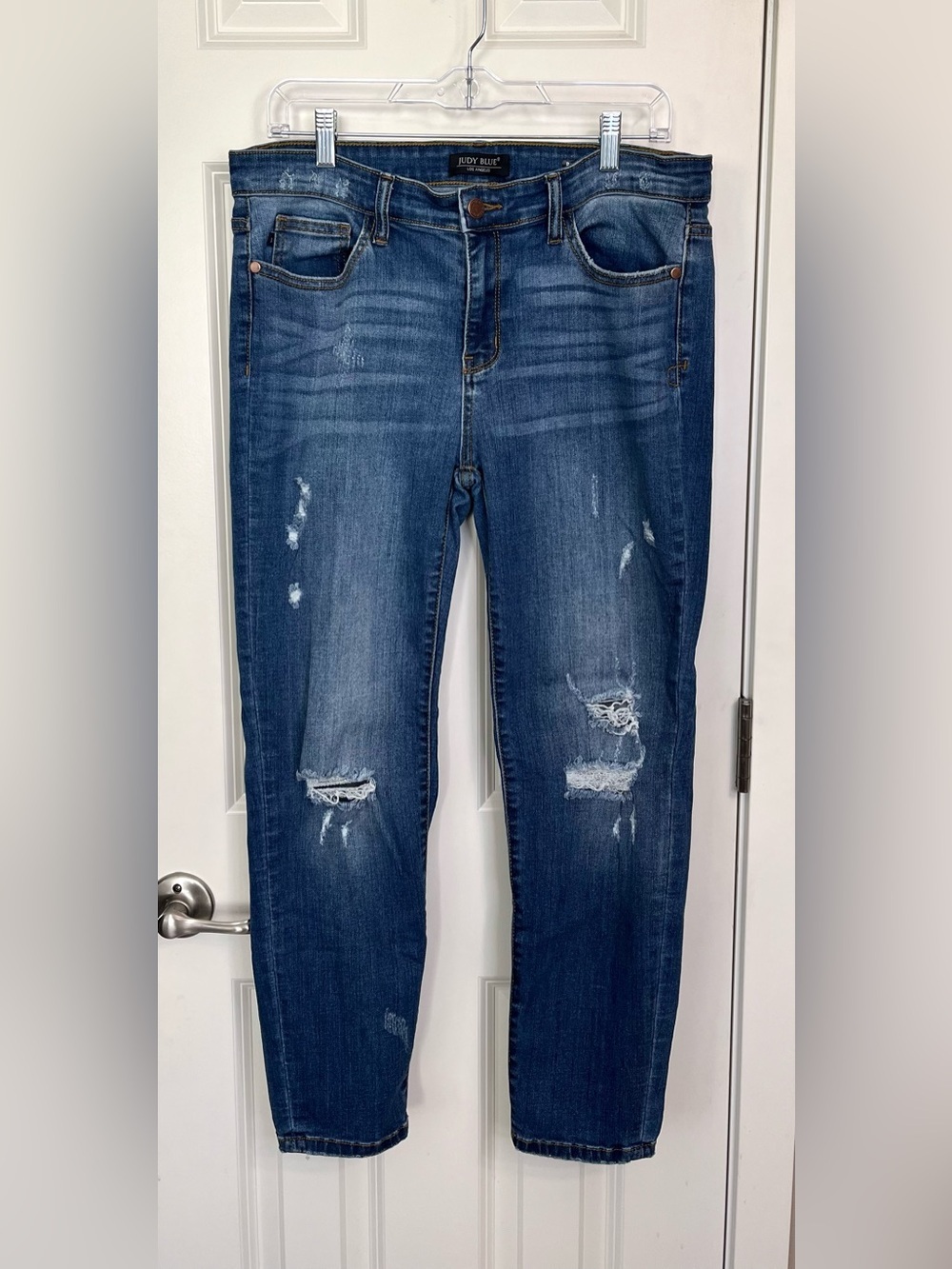 Judy Blue Los Angeles Distressed Relaxed Fit Jeans